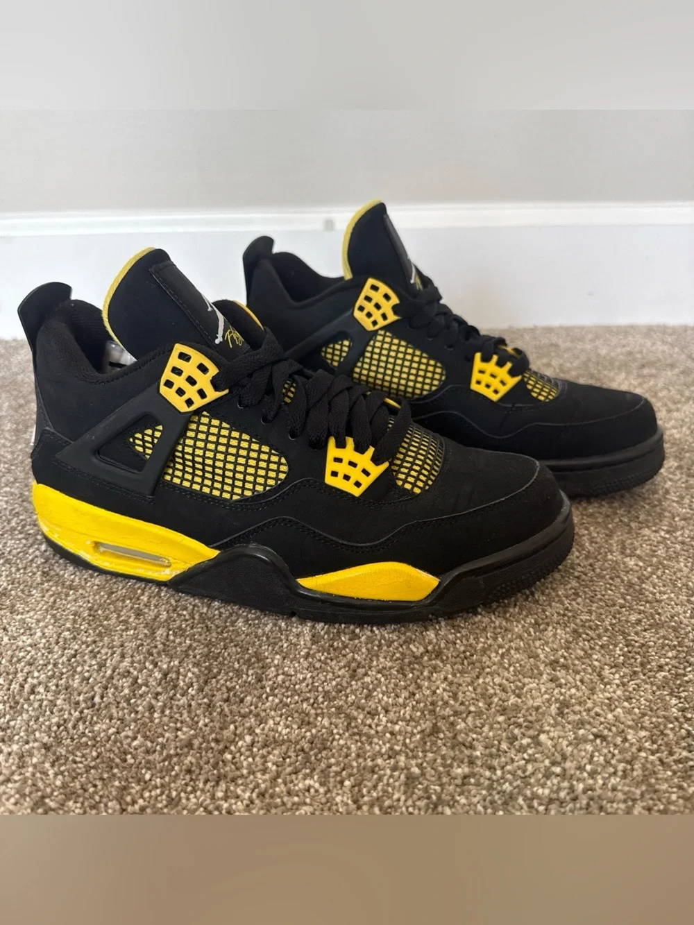 Air Jordan 4 Retro Thunder Black and Yellow Men’s size 7